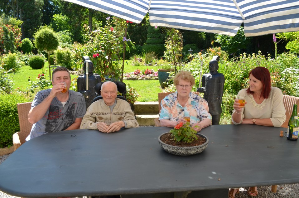 famille d'accueil , personnes âgées , bécourt , pas de calais