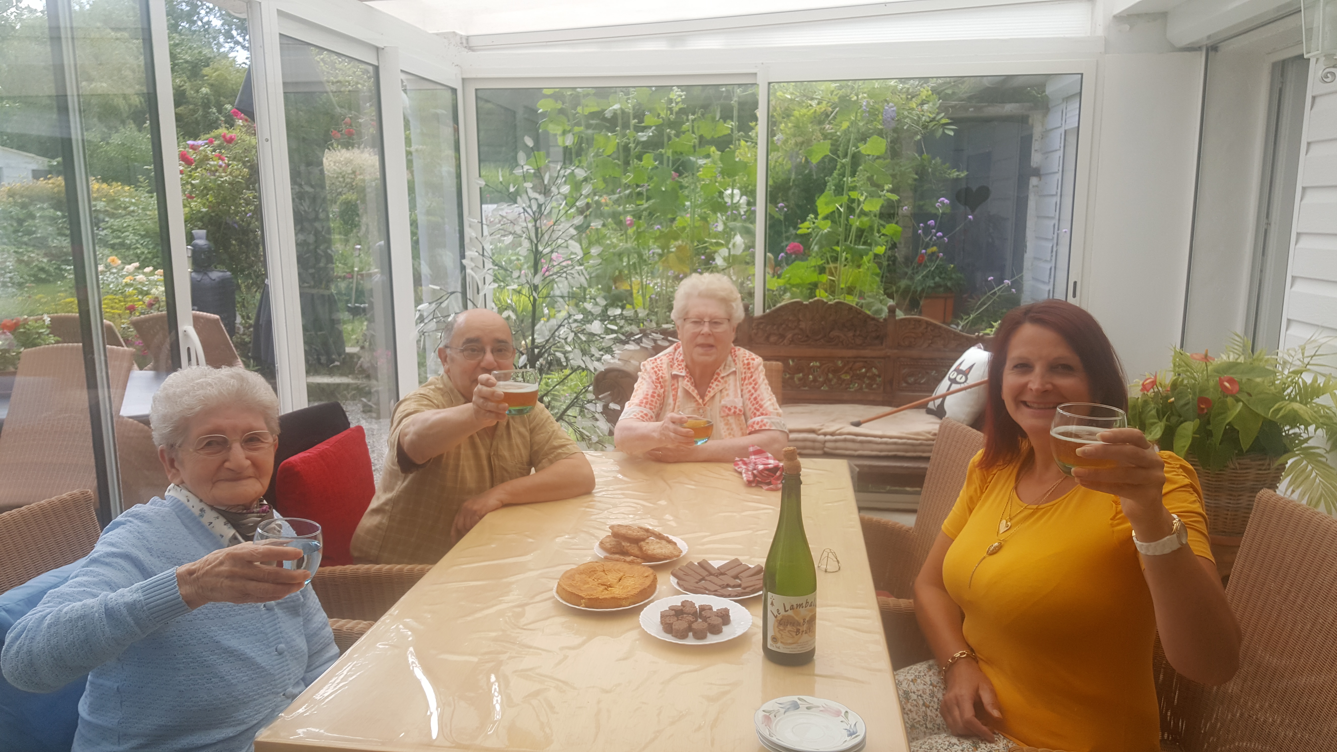 famille d'accueil , personnes âgées , bécourt , pas de calais
